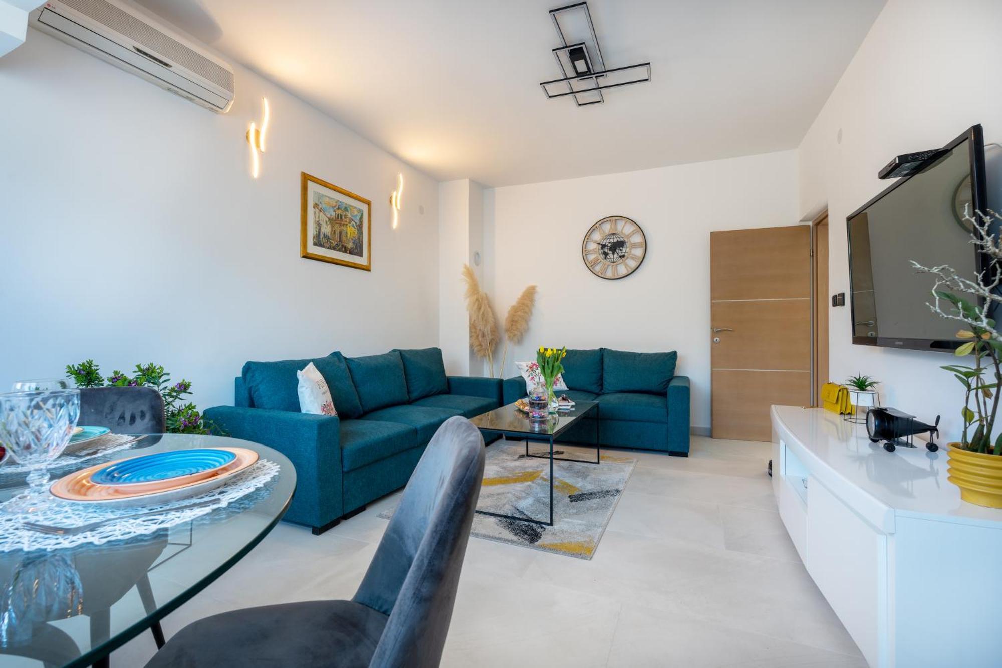 Villa Ivona With Swimming Pool And Jacuzzi Oslje Exterior foto