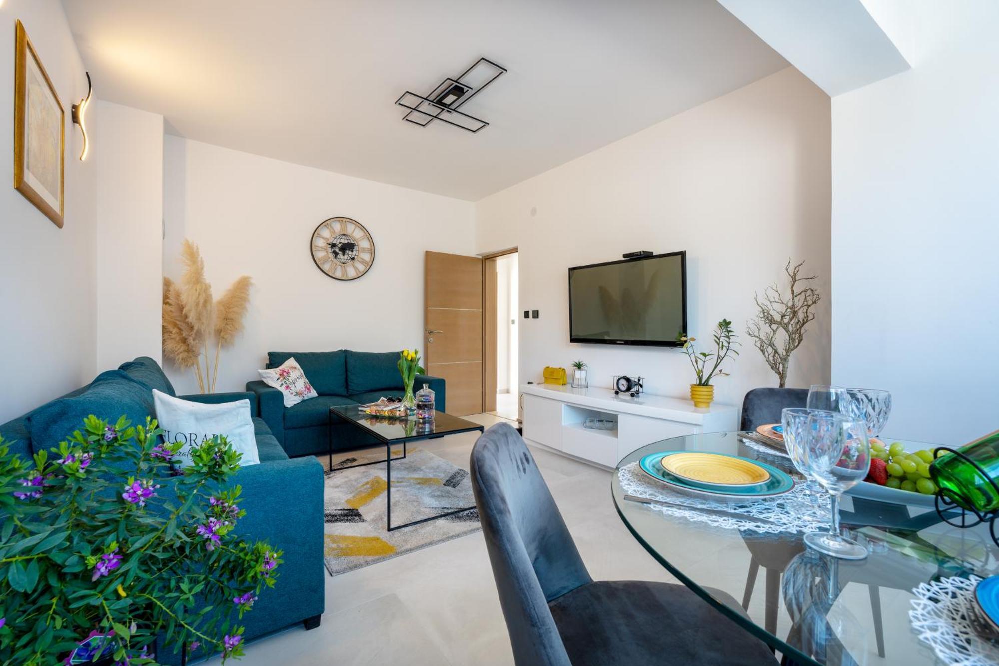 Villa Ivona With Swimming Pool And Jacuzzi Oslje Exterior foto