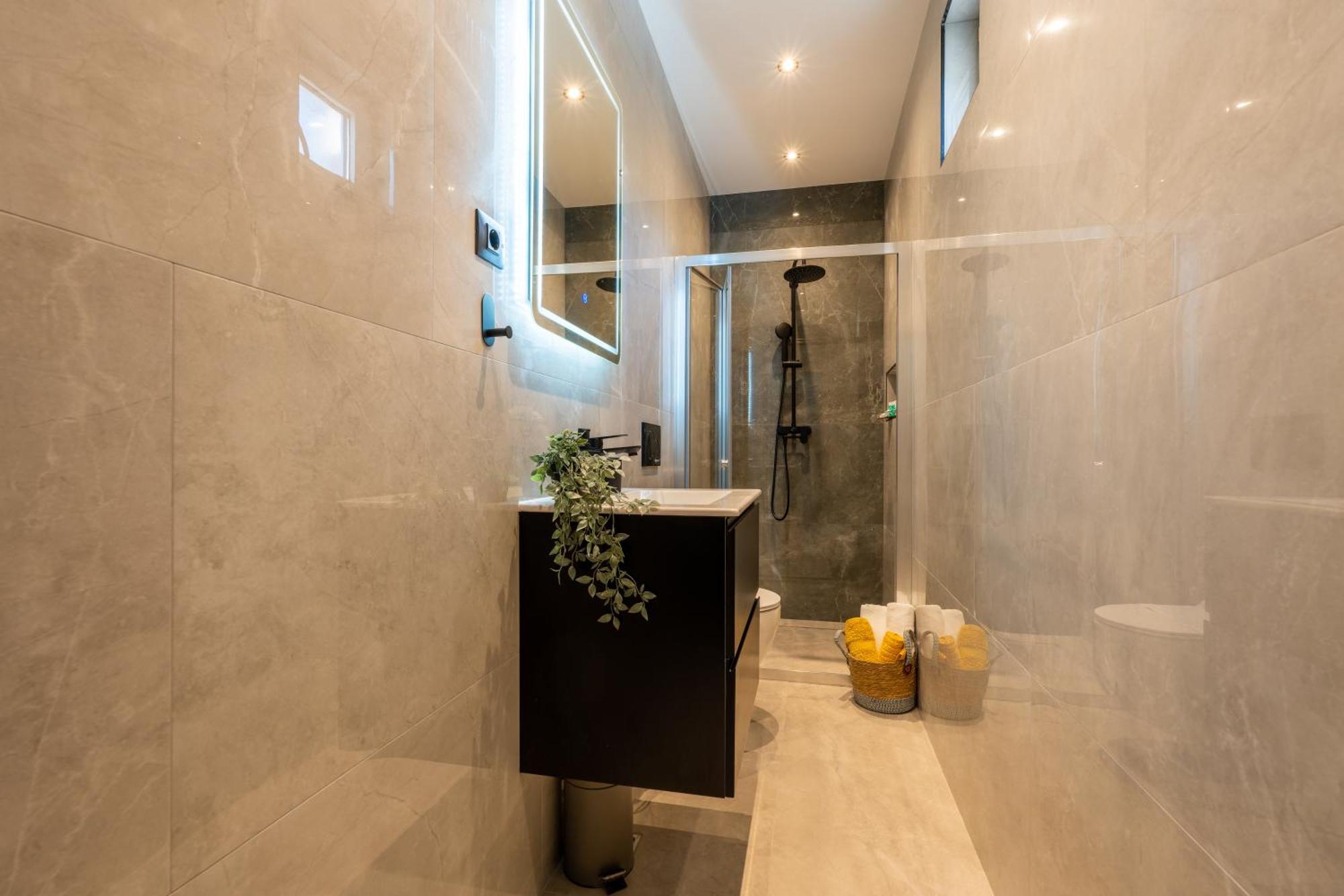 Villa Ivona With Swimming Pool And Jacuzzi Oslje Exterior foto