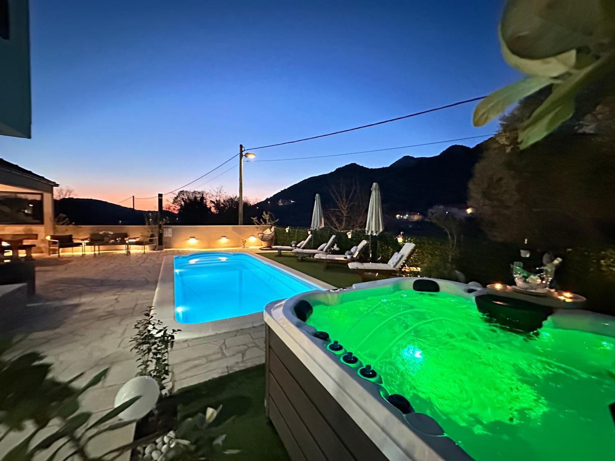 Villa Ivona With Swimming Pool And Jacuzzi Oslje Exterior foto
