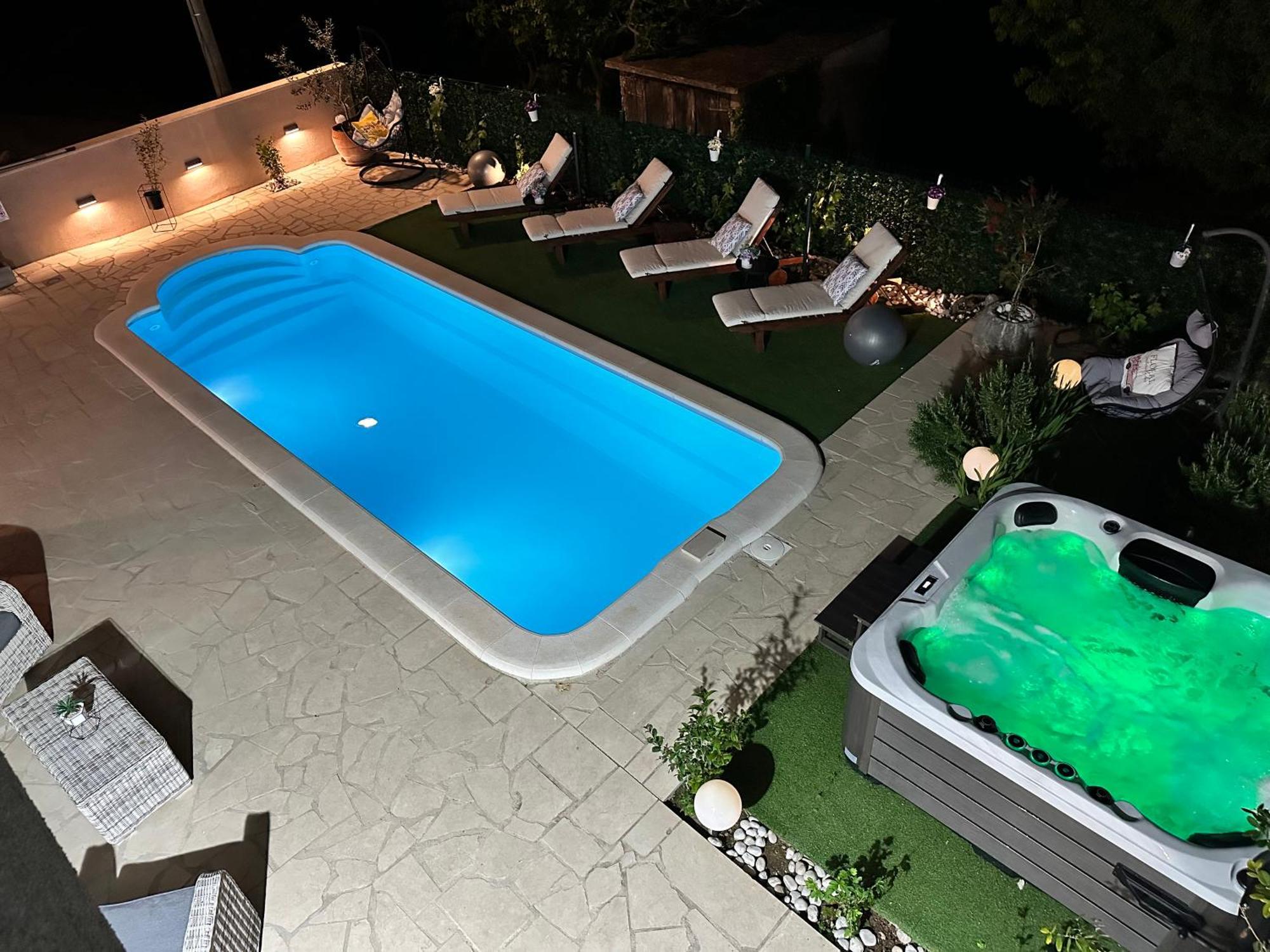 Villa Ivona With Swimming Pool And Jacuzzi Oslje Exterior foto